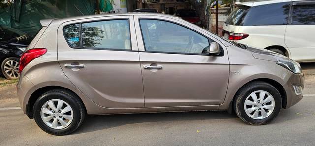 https://images10.gaadi.com/usedcar_image/4398147/original/38fce5fd514ccf94846f982e2362a052.jpg?imwidth=6401