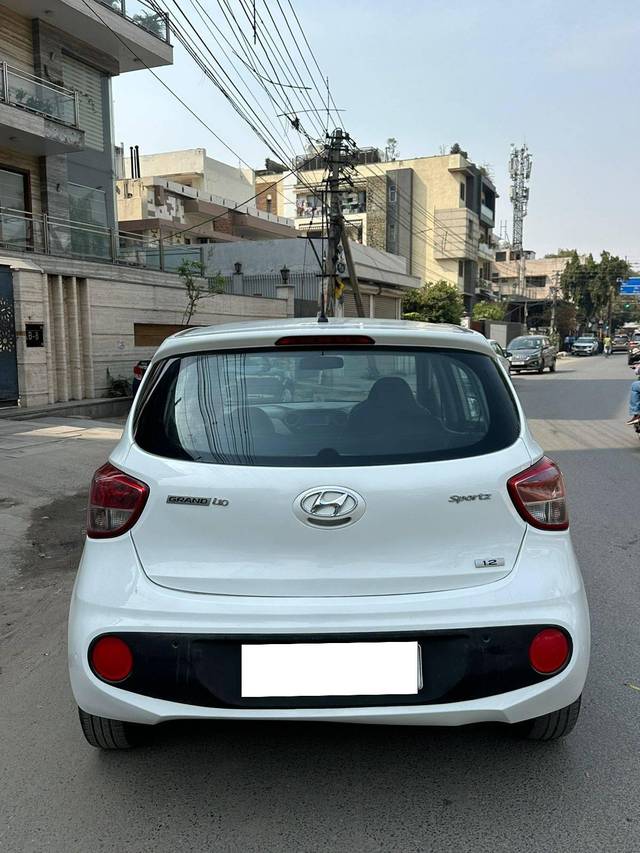 https://images10.gaadi.com/usedcar_image/4398189/original/processed_c151e00038d426f07d3b4c01aa3e0fd9.jpg?imwidth=6402