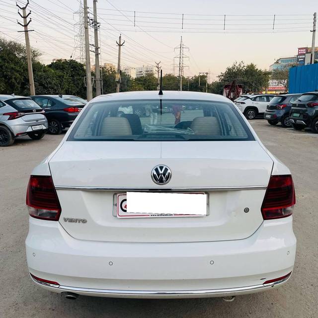 https://images10.gaadi.com/usedcar_image/4398234/original/processed_0cfc461ae4199dde3b8ba4f8354bad0c.jpg?imwidth=6401