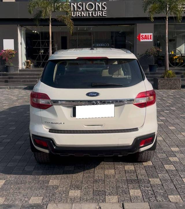 https://images10.gaadi.com/usedcar_image/4398301/original/processed_ffcd4c6c87f31b33c9b299ca39a03416.jpg?imwidth=6401