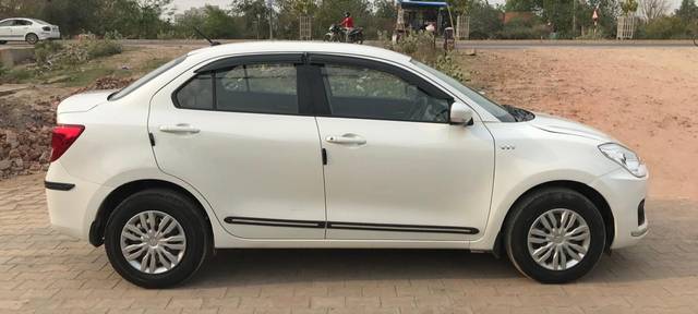 https://images10.gaadi.com/usedcar_image/4398317/original/dbd26a25839699680a39d33a91a24453.jpg?imwidth=6401