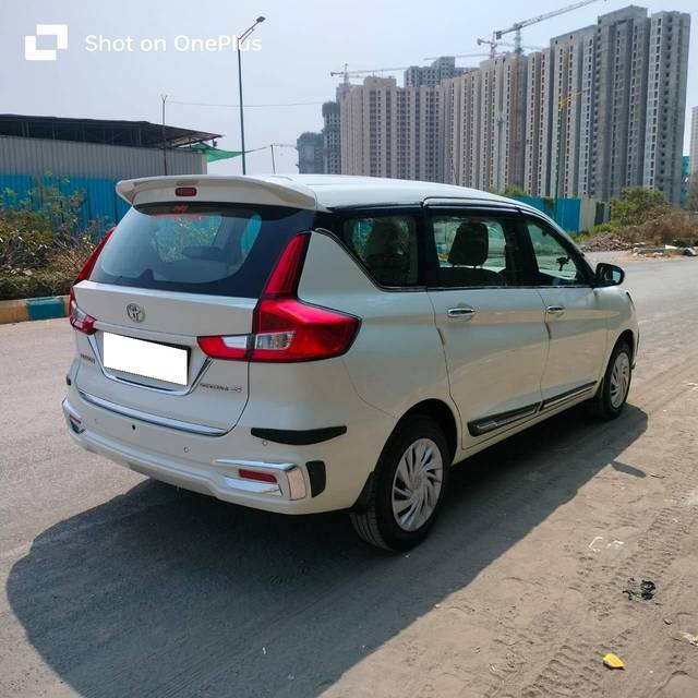 https://images10.gaadi.com/usedcar_image/4398352/original/processed_2a1f1b46168755b3603cc3d9c3f34135.jpg?imwidth=6402