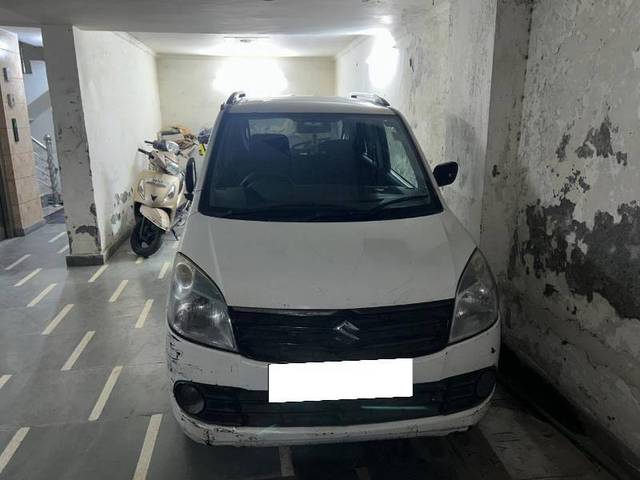 https://images10.gaadi.com/usedcar_image/4398363/original/bd76a9859930f83f5a155f472ae6209b.jpg?imwidth=6400