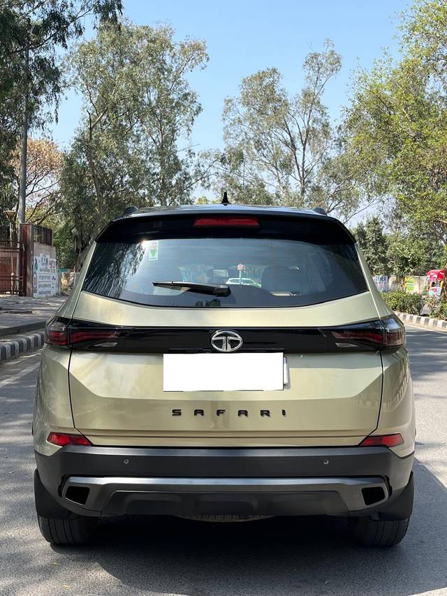 https://images10.gaadi.com/usedcar_image/4398432/original/processed_d8af4d0a492399fd0a6b2a659c8a5e37.jpg?imwidth=6402