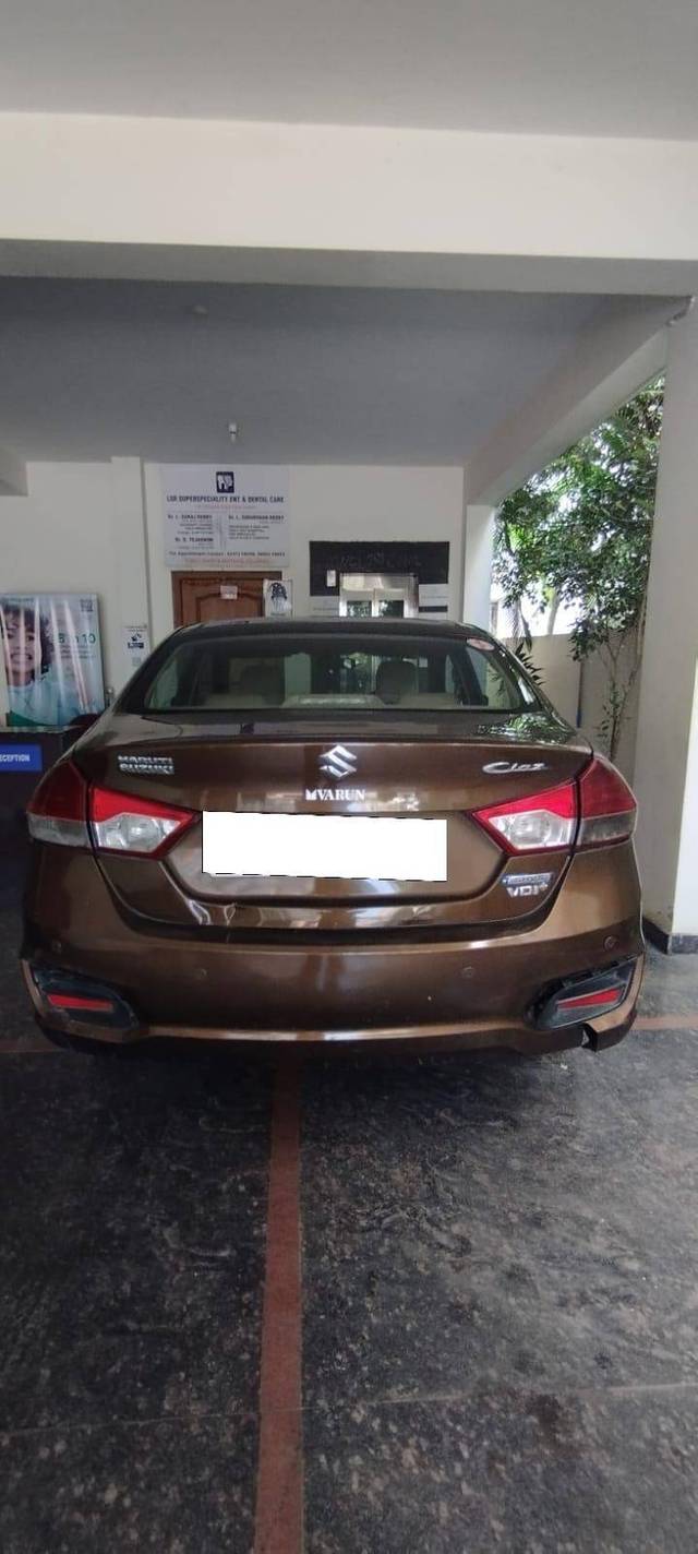 https://images10.gaadi.com/usedcar_image/4398441/original/1d7619b1e060460a117fa3a3988d69a4.jpg?imwidth=6401