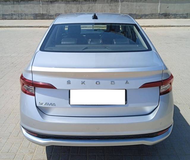 https://images10.gaadi.com/usedcar_image/4398448/original/processed_b603d60d1500f2f91d7ff459765c4c73.jpg?imwidth=6401