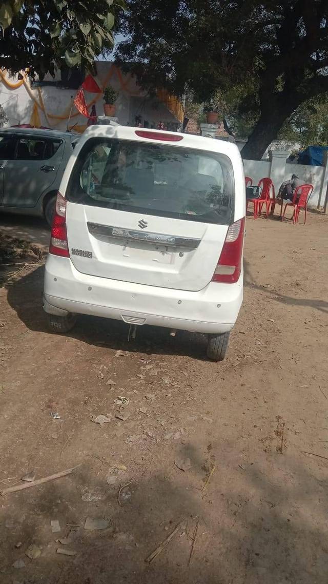 https://images10.gaadi.com/usedcar_image/4398451/original/processed_be8a5c068efdd517bece2154fbf40e7b.jpg?imwidth=6401