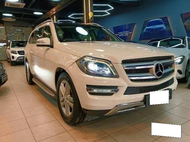 https://images10.gaadi.com/usedcar_image/4398477/original/processed_4d8e96cd8850ddde20a71abe5baaa191.jpg?imwidth=6400