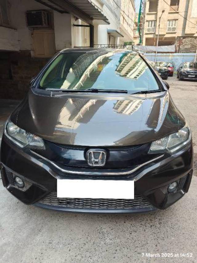 https://images10.gaadi.com/usedcar_image/4398519/original/b61d04ae5cc37b50e76ea5603b263d13.jpg?imwidth=6402