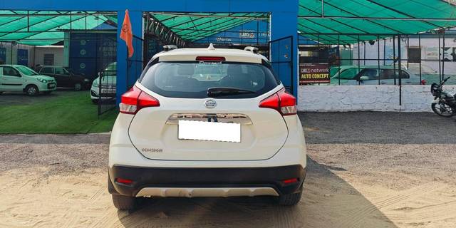 https://images10.gaadi.com/usedcar_image/4398628/original/processed_d19f0c1a7ec9867ed41e9c1c708e665f.jpg?imwidth=6402