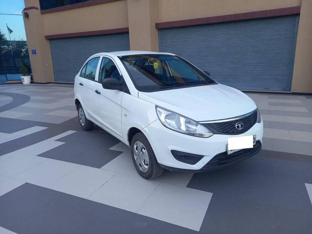 https://images10.gaadi.com/usedcar_image/4398650/original/processed_7966150fb658283a809ef4044f18bd17.jpg?imwidth=6400