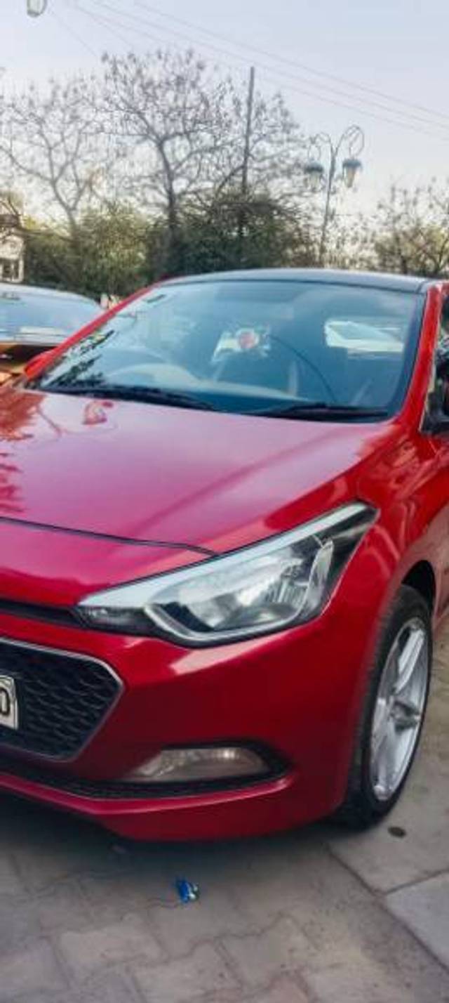 https://images10.gaadi.com/usedcar_image/4398693/original/ddb308a81aeb1b06c555d889f0da5e65.jpg?imwidth=6400