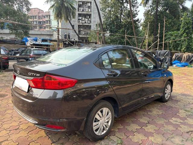 https://images10.gaadi.com/usedcar_image/4398722/original/processed_ec8a7d06c543652ba06445b5b9f56046.jpg?imwidth=6402