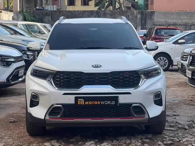 https://images10.gaadi.com/usedcar_image/4398813/original/processed_c92f24f08ef055736bb87f88a638c440.jpg?imwidth=6402