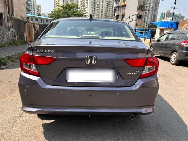 https://images10.gaadi.com/usedcar_image/4398820/original/processed_30c660ce95ba7fdf2a05d011d3ef5c00.jpg?imwidth=6402