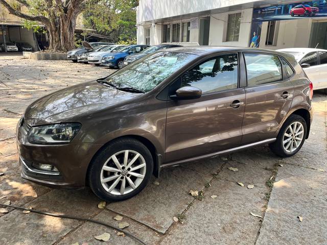 https://images10.gaadi.com/usedcar_image/4398837/original/processed_2e88ce1b-3210-4e5e-883e-1984ef09a00a.jpg?imwidth=6402