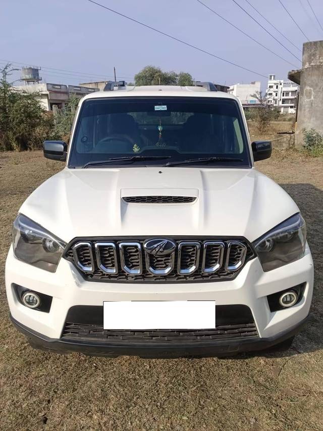 https://images10.gaadi.com/usedcar_image/4398860/original/processed_ba9976b3fb5daadfddcc199e12cb3bed.jpg?imwidth=6400