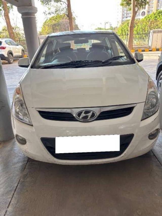 https://images10.gaadi.com/usedcar_image/4398934/original/288a39ce217168b6a8dc04c82131154a.jpeg?imwidth=6400