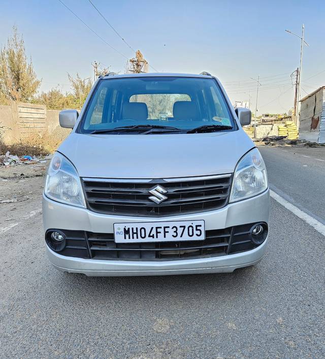 https://images10.gaadi.com/usedcar_image/4398968/original/e7fba626c3b4a9397d09d1d9c249d3c9.jpg?imwidth=6402