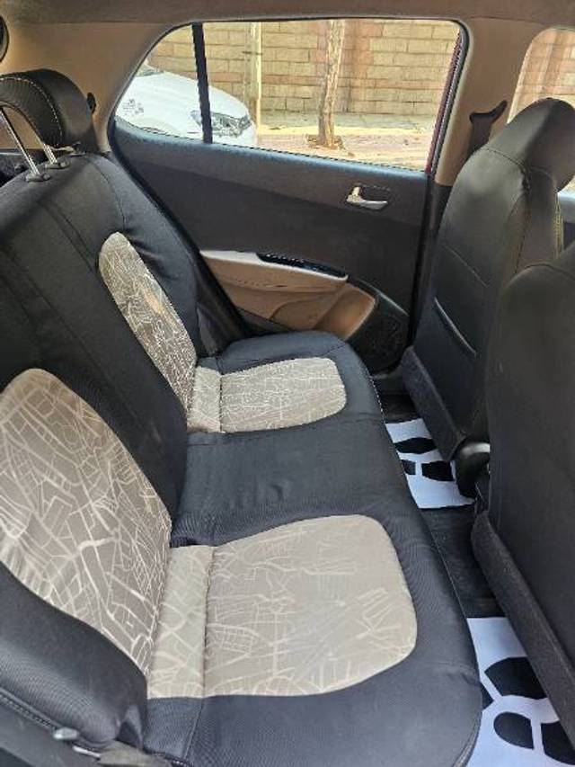 https://images10.gaadi.com/usedcar_image/4399081/original/552c344091ece32b2f5baa5bda44f400.jpg?imwidth=6401