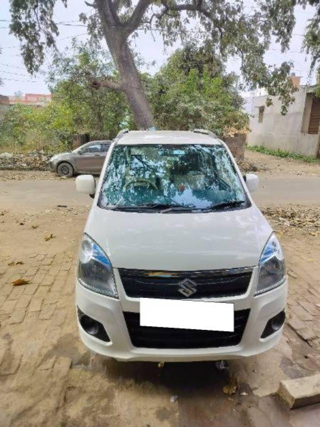 https://images10.gaadi.com/usedcar_image/4399264/original/processed_671dca5f-c732-403c-9225-e85104d80588.jpg?imwidth=6400