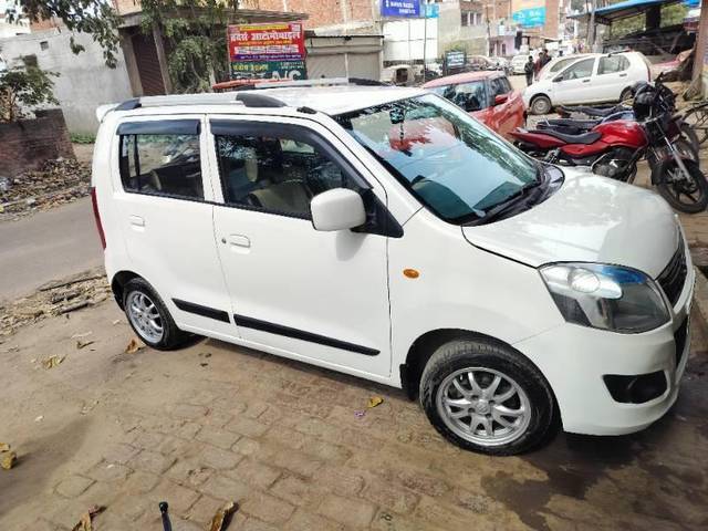 https://images10.gaadi.com/usedcar_image/4399264/original/processed_a186c376-2e89-4581-b14b-abdc44def04c.jpg?imwidth=6401