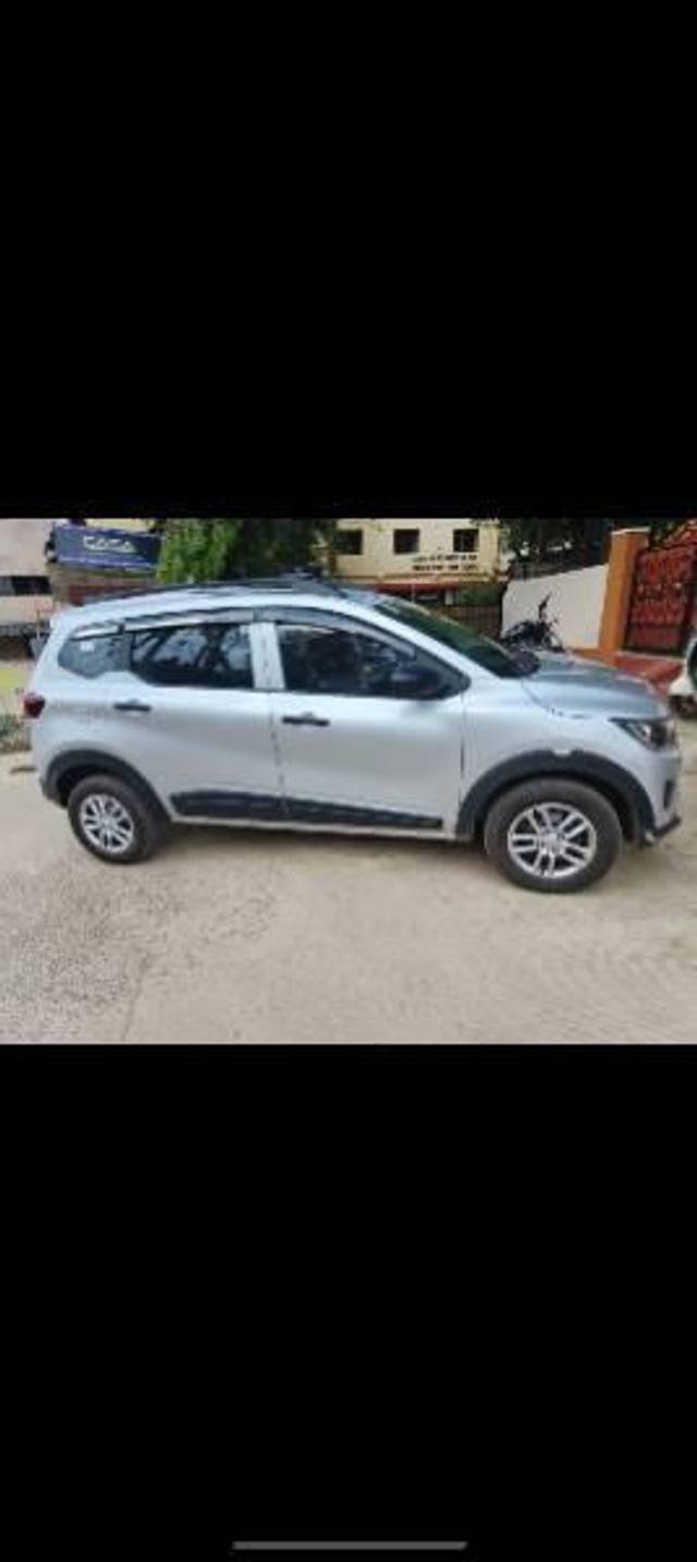 https://images10.gaadi.com/usedcar_image/4399356/original/processed_c9b9c8d5-3075-4667-b8f5-9cc0d850051d.jpg?imwidth=6401