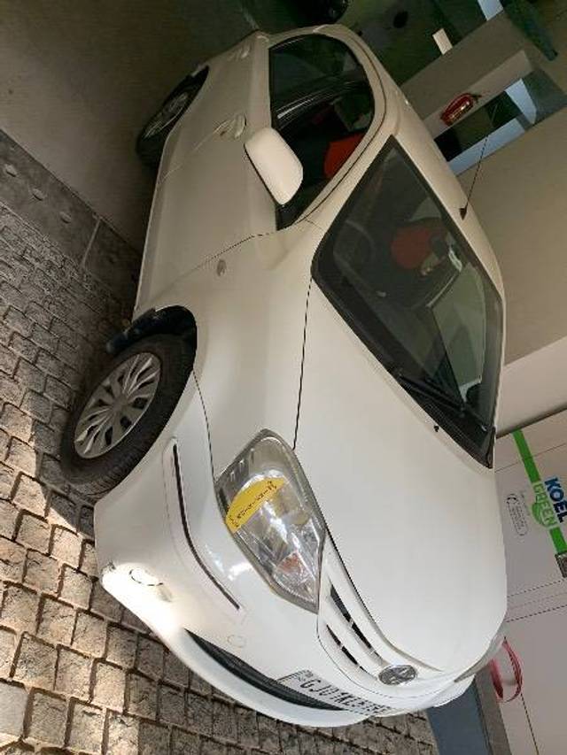 https://images10.gaadi.com/usedcar_image/4399507/original/7355aa91acfdb6ba3338231f45b345f7.jpg?imwidth=6400