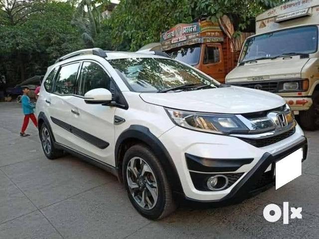 https://images10.gaadi.com/usedcar_image/4399513/original/processed_f8a0f419-8f91-47df-833c-4a3e6612685a.jpg?imwidth=6400