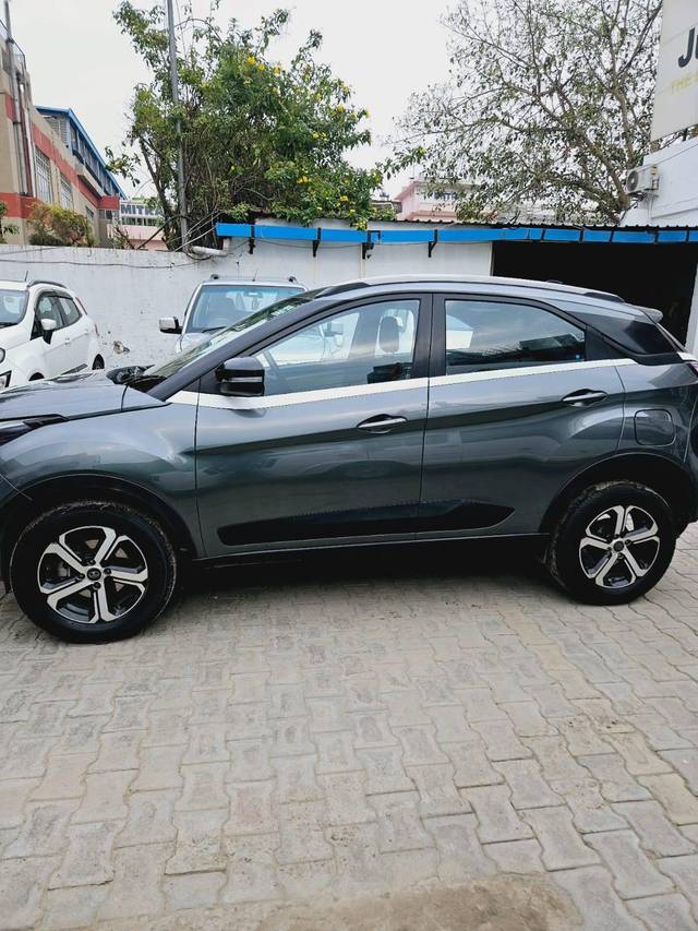 https://images10.gaadi.com/usedcar_image/4399625/original/processed_e5fbee0d22550830e48aa96d388df71d.jpg?imwidth=6402