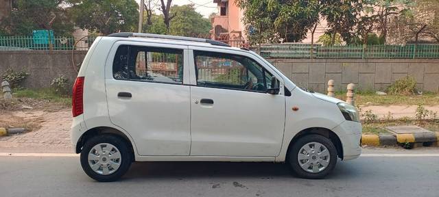 https://images10.gaadi.com/usedcar_image/4399674/original/8deec555175b289a0e9bf1afa200ab0d.jpg?imwidth=6402