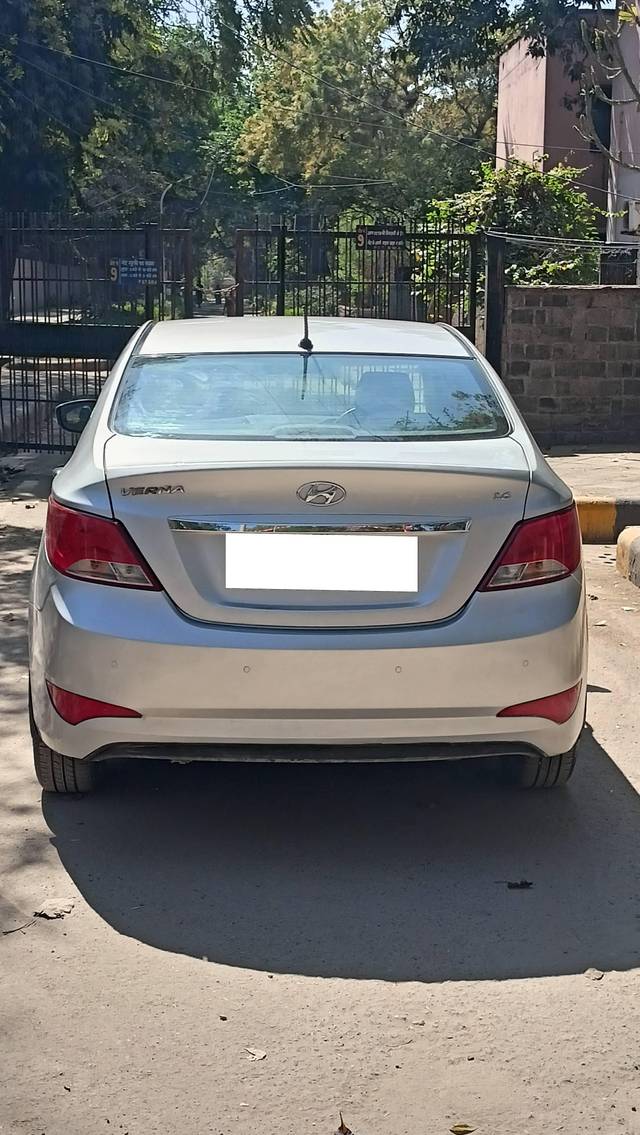 https://images10.gaadi.com/usedcar_image/4399745/original/processed_2193a1d78af7cd6405d93a34731fa2b8.jpg?imwidth=6401