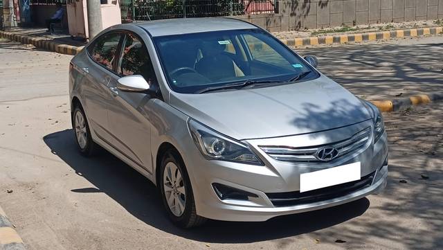 https://images10.gaadi.com/usedcar_image/4399745/original/processed_7f5a98eaa8cd24b4ccf355cabb318964.jpg?imwidth=6400