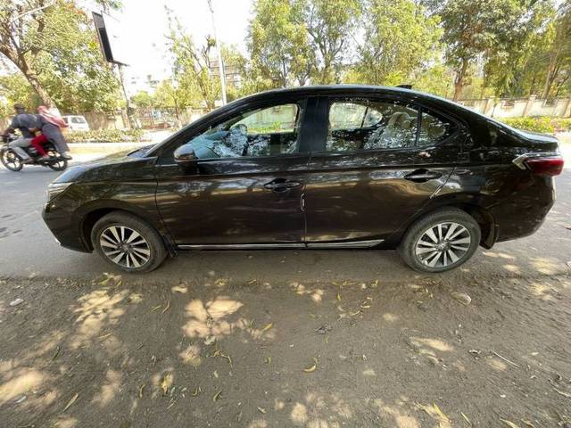 https://images10.gaadi.com/usedcar_image/4399789/original/6c8ac205ea523ee8816f6147fedcae95.jpg?imwidth=6401