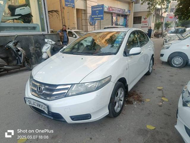 https://images10.gaadi.com/usedcar_image/4399793/original/processed_dd7346fb8c9603615b3aa5c67059f999.jpg?imwidth=6400