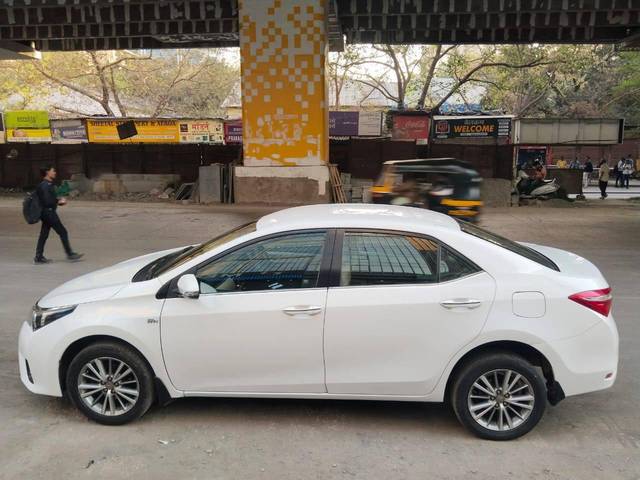 https://images10.gaadi.com/usedcar_image/4399810/original/processed_773a44e5f46c64fef0708828643f51cc.jpg?imwidth=6402