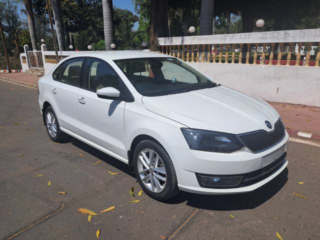 https://images10.gaadi.com/usedcar_image/4399855/original/41a70cd618ab811791e9ffde3aea0073.jpg?imwidth=6400