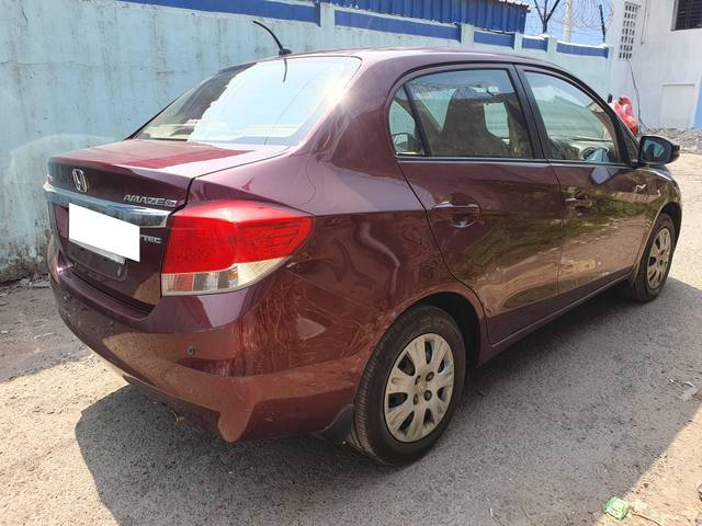 https://images10.gaadi.com/usedcar_image/4399896/original/processed_eff5538893a981bf08339af23dcced56.jpg?imwidth=6401