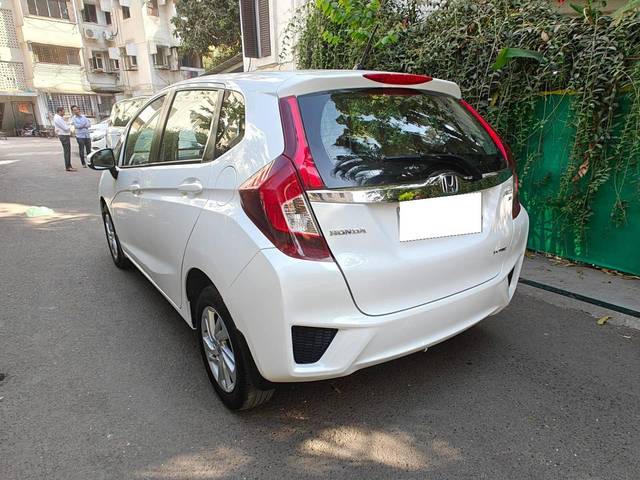 https://images10.gaadi.com/usedcar_image/4399981/original/processed_2ace1e48533328fd3c258bcb28aa634a.jpeg?imwidth=6401