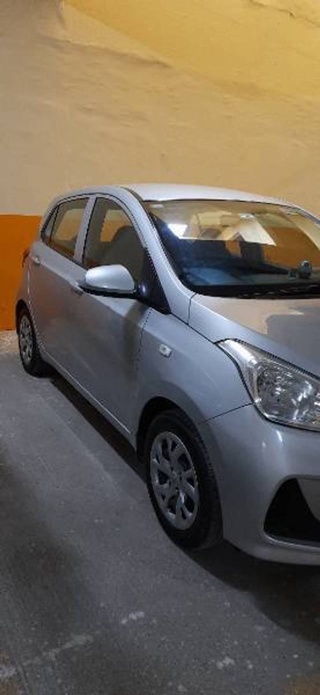 https://images10.gaadi.com/usedcar_image/4400131/original/29cbcdc4f9e35303e5c8024f875305d8.jpg?imwidth=6401