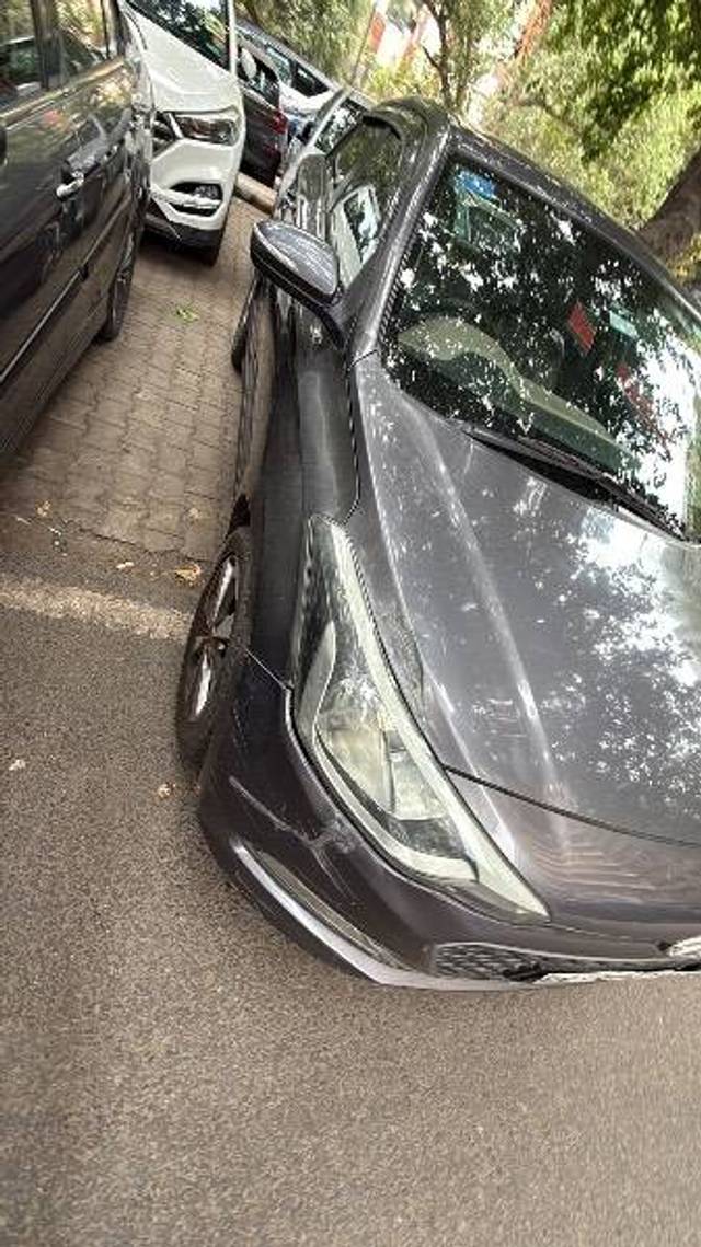 https://images10.gaadi.com/usedcar_image/4400184/original/28f8c0eb19fea0f23b36105647bd34d9.jpeg?imwidth=6400