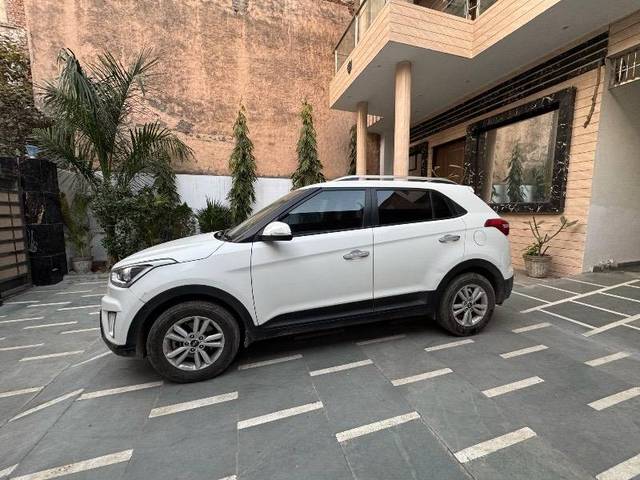 https://images10.gaadi.com/usedcar_image/4400332/original/78a8300417379ea9c1beaeb11bf160e5.jpeg?imwidth=6401