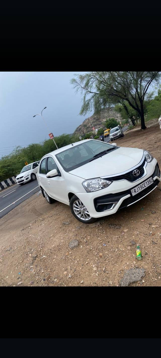 https://images10.gaadi.com/usedcar_image/4400360/original/910a17de3cb4817685e24a0560657dad.jpg?imwidth=6401