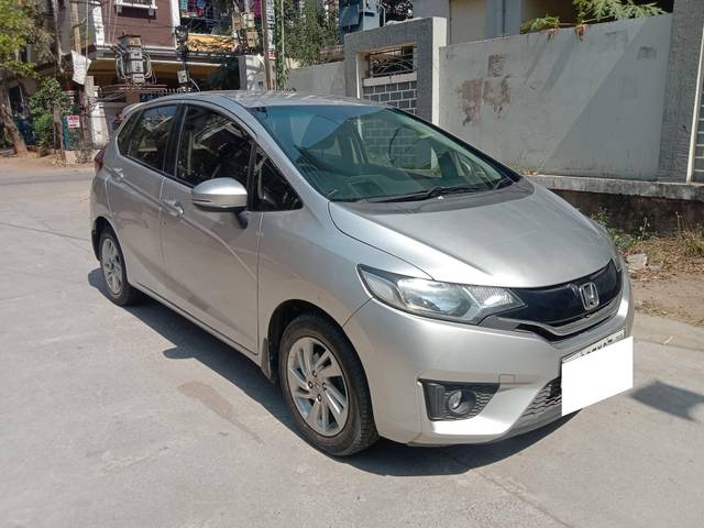 https://images10.gaadi.com/usedcar_image/4400429/original/processed_b0e493763b996ad6275c1b8b01e30685.jpg?imwidth=6400