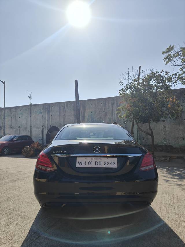 https://images10.gaadi.com/usedcar_image/4400489/original/processed_217d19a692546868e37b7f9148e746f8.jpg?imwidth=6401