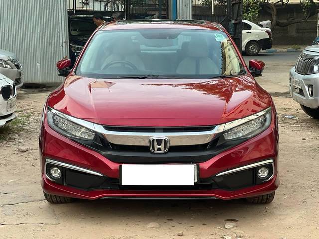 https://images10.gaadi.com/usedcar_image/4400495/original/processed_d12b27752b6a572c3cf68a25f290f008.jpg?imwidth=6402