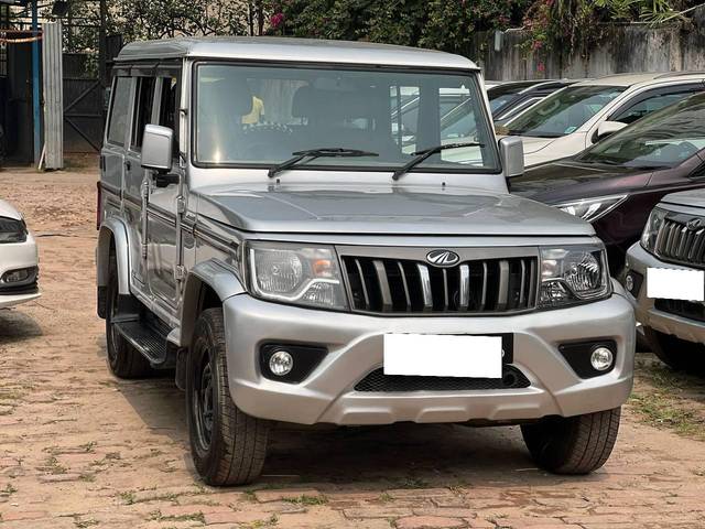 https://images10.gaadi.com/usedcar_image/4400497/original/processed_c23cf2ecb4a30bd64bd3291a5f0b79a7.jpg?imwidth=6400