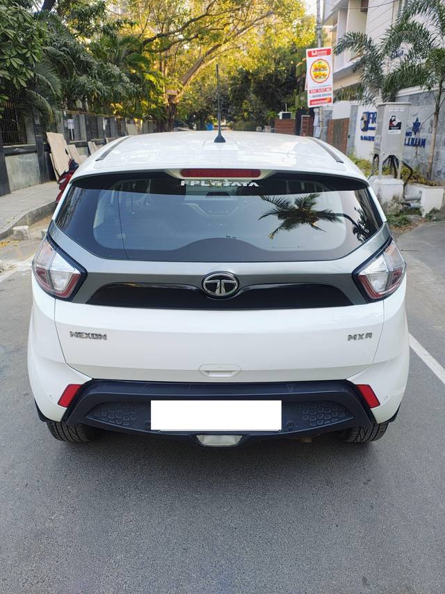 https://images10.gaadi.com/usedcar_image/4400508/original/processed_537ef86c3a777673437fd81a0b4bfca8.jpg?imwidth=6401