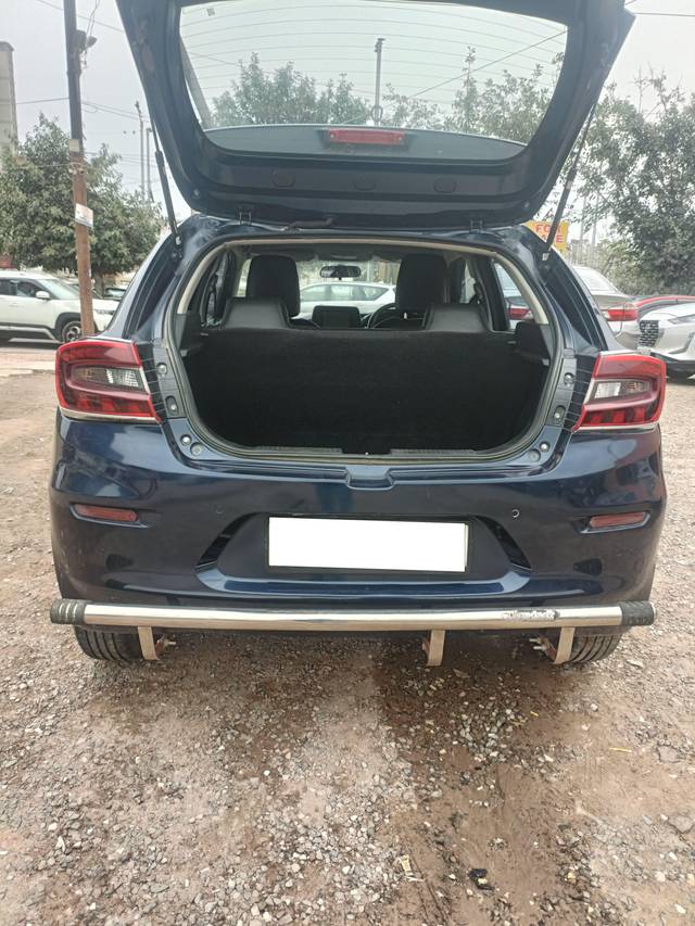 https://images10.gaadi.com/usedcar_image/4400551/original/processed_cd11fb295bc0596a18640bf034079eff.jpg?imwidth=6402