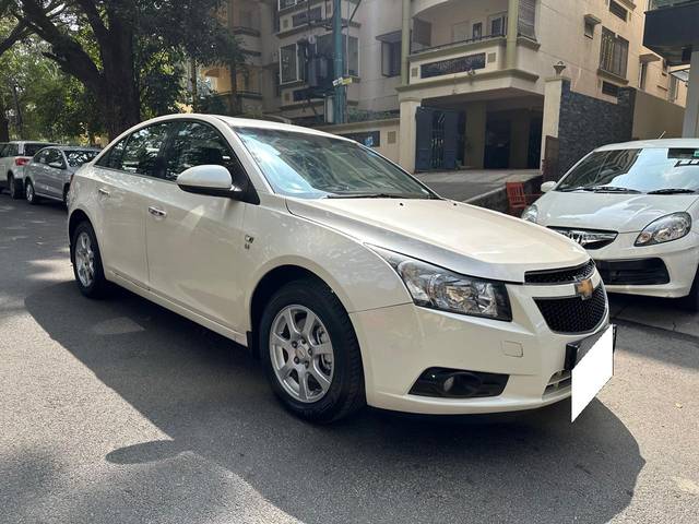 https://images10.gaadi.com/usedcar_image/4400562/original/processed_a67ed0b2c5c3e76cf1032a212b1c8676.jpg?imwidth=6400